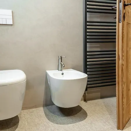 Curt Di Clement Eco Mobility Hotel Tirano