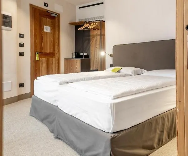 Curt Di Clement Eco Mobility 酒店 4*